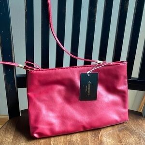 D’Margeaux New York Red Convertible Crossbody Clutch Handbag‎ Purse NWT